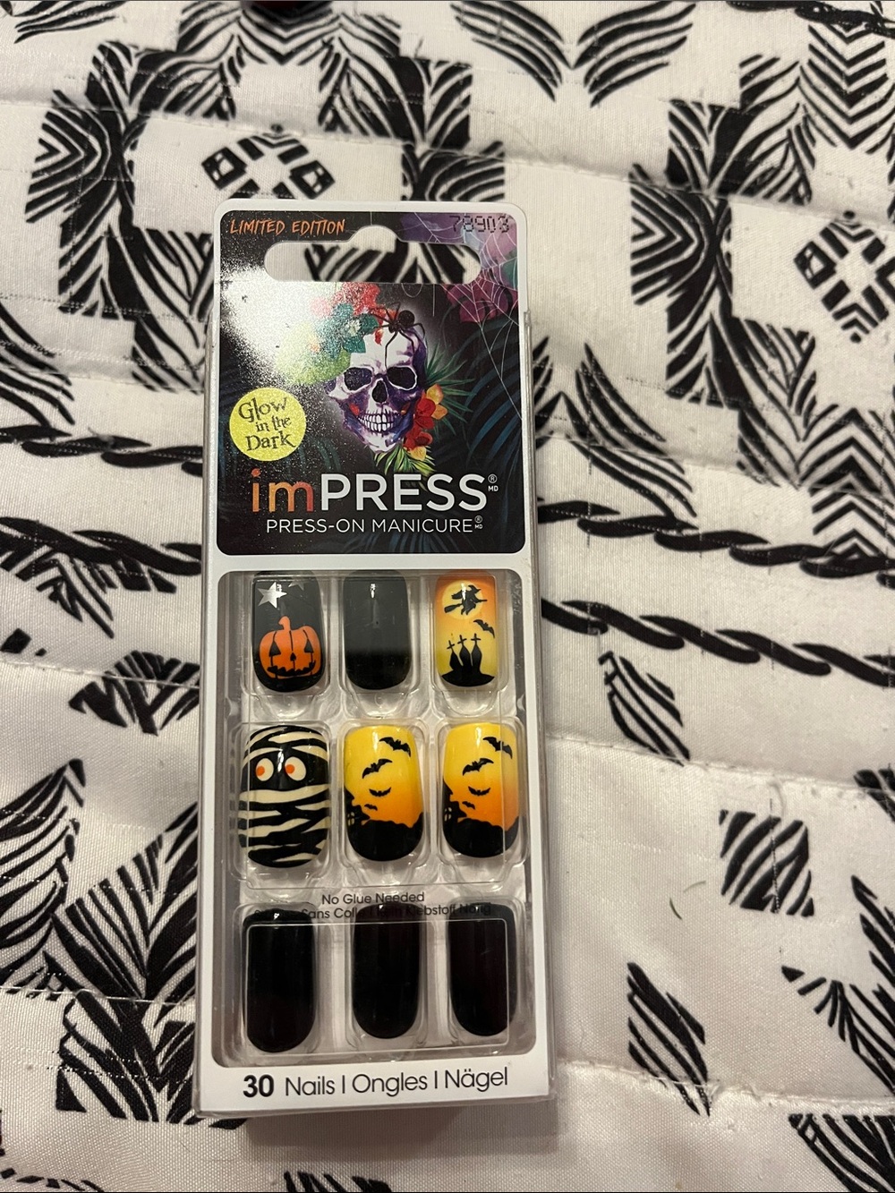 Kiss Mummy Pumpkin Witch Bats Halloween Earrings